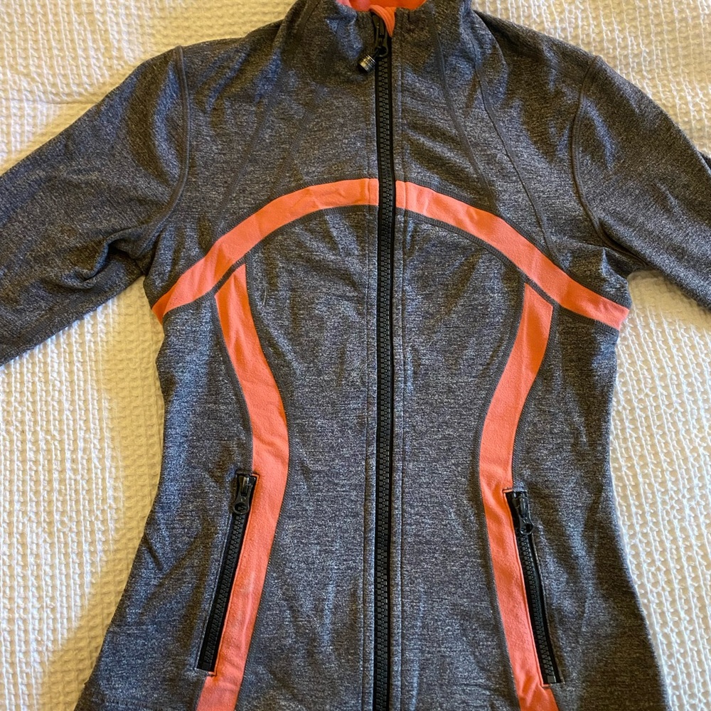 Lululemon Define Jacket - Picture 2 of 4